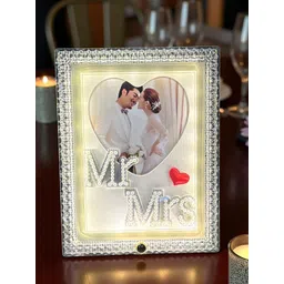 Art Street White And Red Table Photo Frame-picture-37