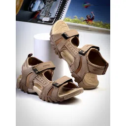 asian Men Sandal image 1