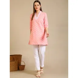 Aurelia Pink Regular Fit Printed Kurtis-picture-42