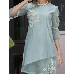 AUTUMN LANE Women Blue Ethnic Motifs Embroidered Thread Work Kurta with Trousers image 2