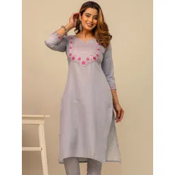 AUZAAI COLLECTION Floral Thread Work Round Neck Straight Kurtas-picture-29