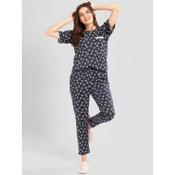 AV2 Women Printed Night suit image 1