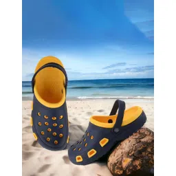 BAESD Men Colourblocked Clogs-picture-23