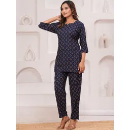 BAESD Printed V Neck Top With Trouser Co-Ords-picture-37