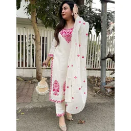 BAESD Women Ethnic Motifs Embroidered Regular Chikankari Kurta With Trousers & Dupatta-image-15