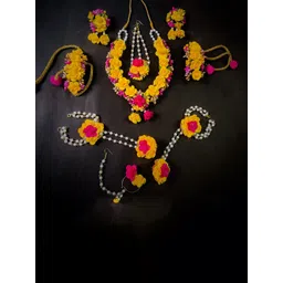 BALIKA VADHU Floral Beaded Haldi Jewellery Set-picture-12