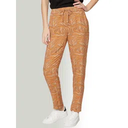 B.Copenhagen Women Printed Relaxed Tapered Fit Trousers-picture-21