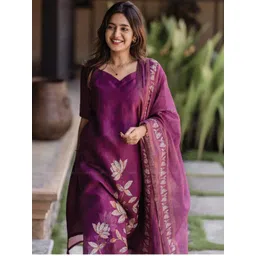 BE IN TEXO FAB Botanical Printed V-Neck Pure Silk Kurti-picture-38