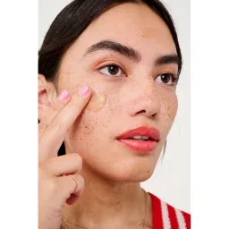 Benefit Cosmetics Dew-La-La Liquid Glow image 4