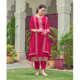 Women Silk Blend Kurta Pant Dupatta Set-image-12