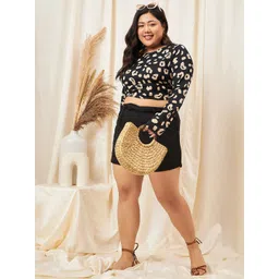 Berrylush Curve Plus Size Animal Printed Round Neck Styled Back Crop Top-picture-28