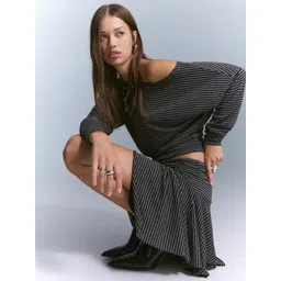 Bershka Striped Asymmetric Mini Skirt-picture-15