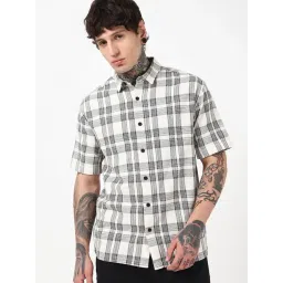 Bewakoof White & Black Cotton Loose Fit Checks Shirt-picture-17