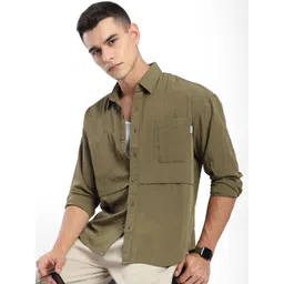 Beyoung Men Relaxed Fit Spread Collar Solid Casual Shirt-picture-22