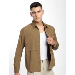 Beyoung Men Relaxed Fit Spread Collar Solid Casual Shirt-picture-23