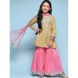 BIBA Girls Kids Yellow & Pink Cotton Printed Kurta Set-picture-18