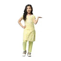 BIBA Girls Kids Yellow Cotton Floral Print Kurta Set-picture-24
