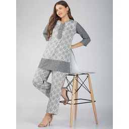 Bindigasm Printed Tunic With Trousers Co-Ords-picture-18