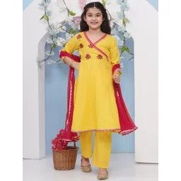 Bitiya by Bhama Girls Floral Embroidered Angrakha Gotta Patti Pure Cotton Kurta with Trousers & With Dupatta-picture-30