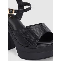 BIZZARO Women Open Toe Flats image 5