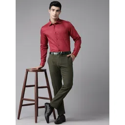 Blackberrys Men Checked Print Tapered Fit Low-Rise Formal Trousers-picture-34