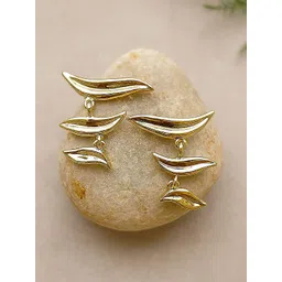 Bohey by KARATCART Gold Plated Elegant Textured Contemporary Drop Earrings-picture-44