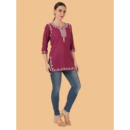 Brownverse Floral Embroidered Notch Neck Pure Cotton Straight Kurti-picture-11