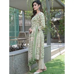 BulBul Women Floral Printed Regular Pure Cotton Kurta with Trousers & With Dupatta image 4