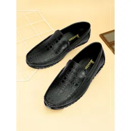 Buxton Men Textured Loafers-picture-17