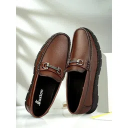 Buxton Men Textured Loafers image 1