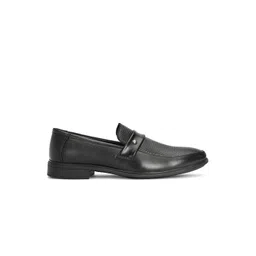Buxton Men Textured Round Toe Leather Formal Loafers image 4
