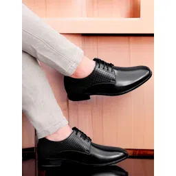 Bxxy Men Textured Formal Derbys-picture-36