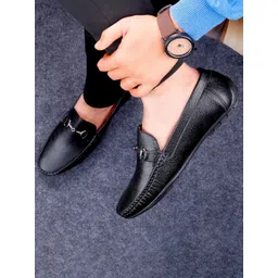 Bxxy Men Textured Round Toe Loafers-picture-38