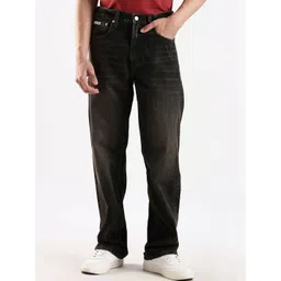 Calvin Klein Jeans Men Regular Fit Mid-Rise Light Fade Jeans-picture-11