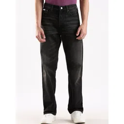 Calvin Klein Jeans Men Regular Fit Mid-Rise Light Fade Jeans-picture-22