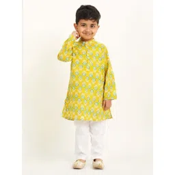 Campana Kids Yellow & White Cotton Printed Full Sleeves Kurta & pyjama-picture-24