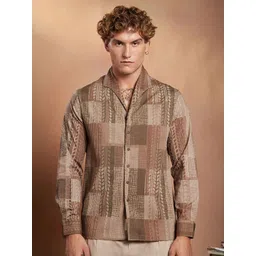 Campus Sutra Men Comfort Fit Textured Cuban Collar Cotton Casual Shirt-picture-29