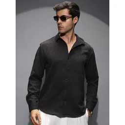Campus Sutra Men Comfort Fit Textured Spread Collar Casual Shirt-picture-23