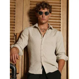 Campus Sutra Men Comfort Fit Textured Spread Collar Casual Shirt-picture-20