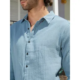 Campus Sutra Men Comfort Fit Textured Spread Collar Casual Shirt image 5