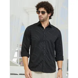 Campus Sutra Men Comfort Opaque Striped Casual Shirt-picture-35