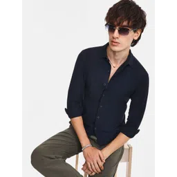 Campus Sutra Men Comfort Spread Collar Solid Cotton Casual Shirt-picture-24