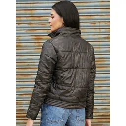 Campus Sutra Women Mock Collar Camouflage Printed Lightweight Puffer Jacket image 2