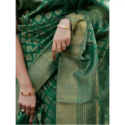 CANIZZARO Ethnic Motifs Woven Design Zari Banarasi Saree image 5