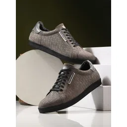 CARLO ROMANO Men Textured Round Toe Lightweight Leather Sneakers-picture-16