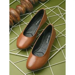 Carlo Romano Women's Tan Flat Ballets-picture-35