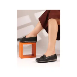 Carlton London Black Textured Slip-On Women Horsebit Loafers-picture-14