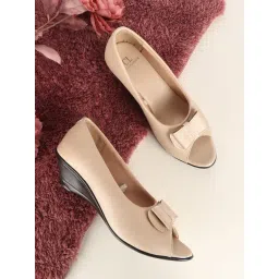 Carlton London Women's Cream Pump Shoes-picture-17