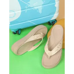 Carlton London Women's Gold Flip Flops-picture-25