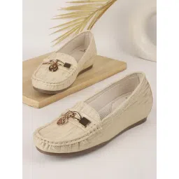 Carlton London Women's Gold Mocassins-picture-14